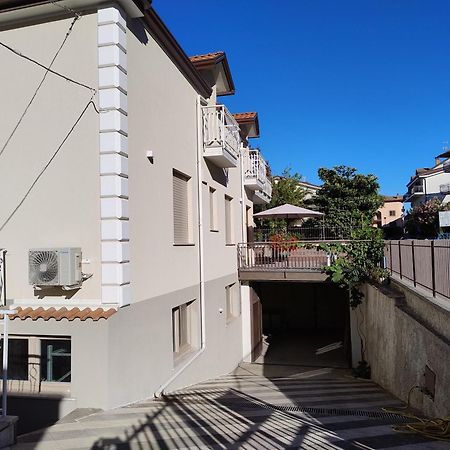Monti D'Amare Apartment อาเจโรลา ภายนอก รูปภาพ
