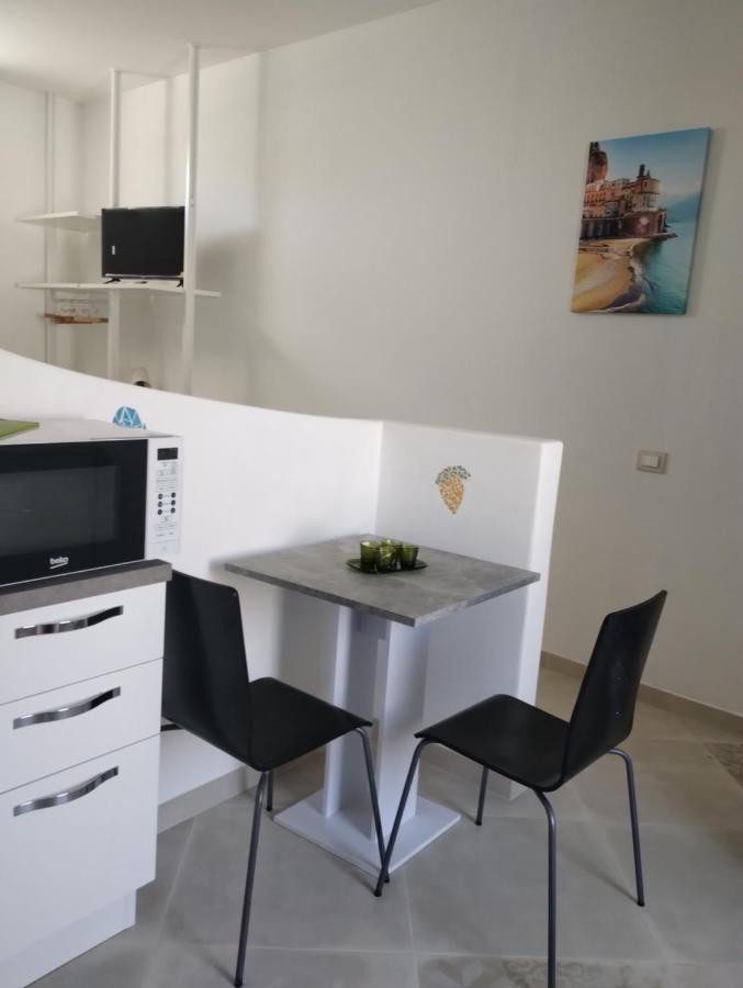 Monti D'Amare Apartment อาเจโรลา ภายนอก รูปภาพ
