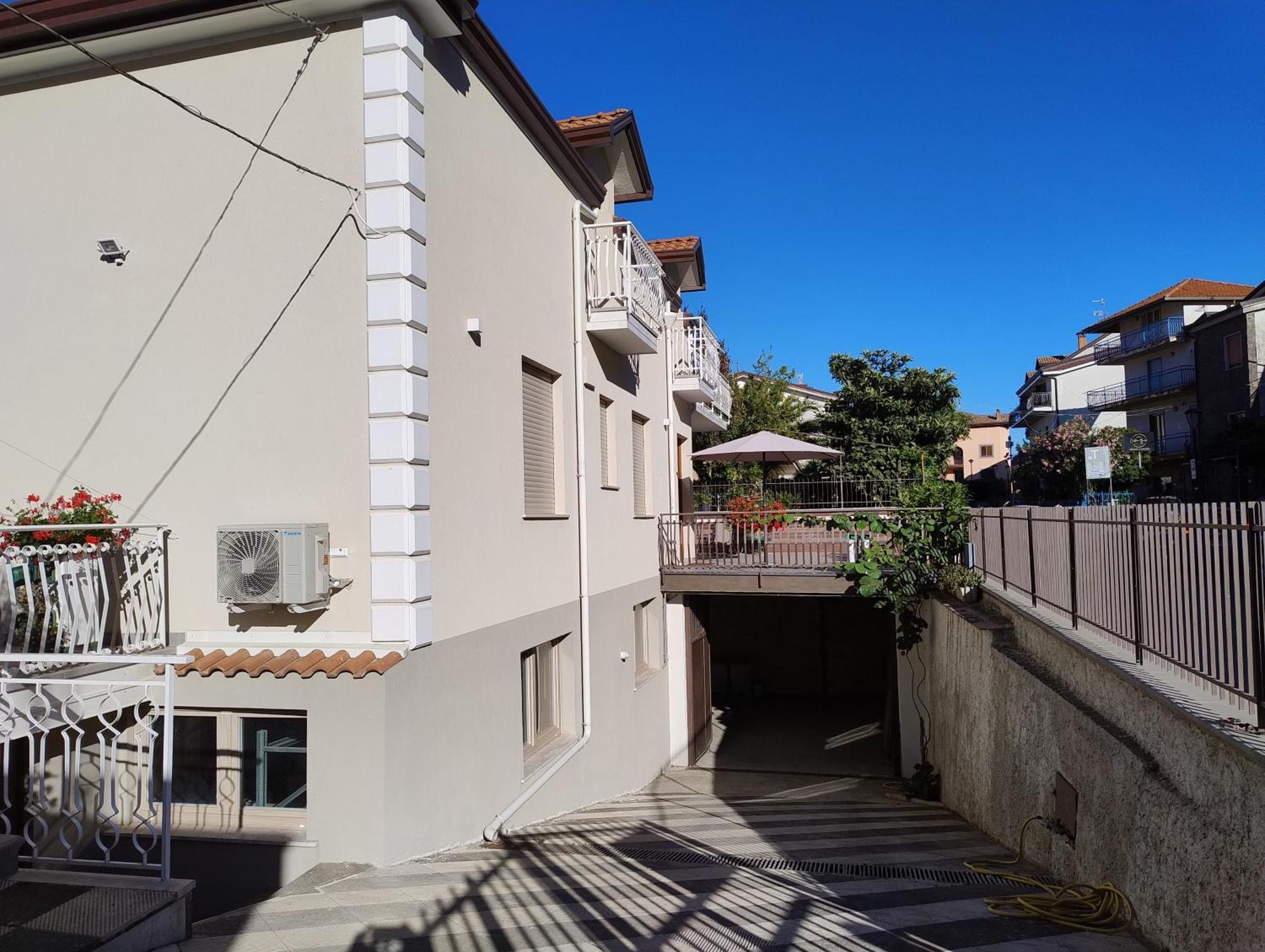 Monti D'Amare Apartment อาเจโรลา ภายนอก รูปภาพ